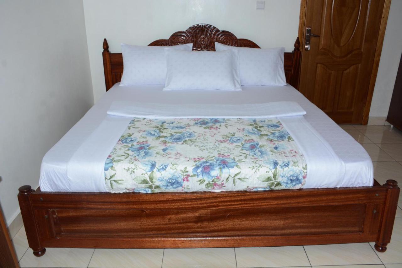 Corina K Guest House Кигали Экстерьер фото