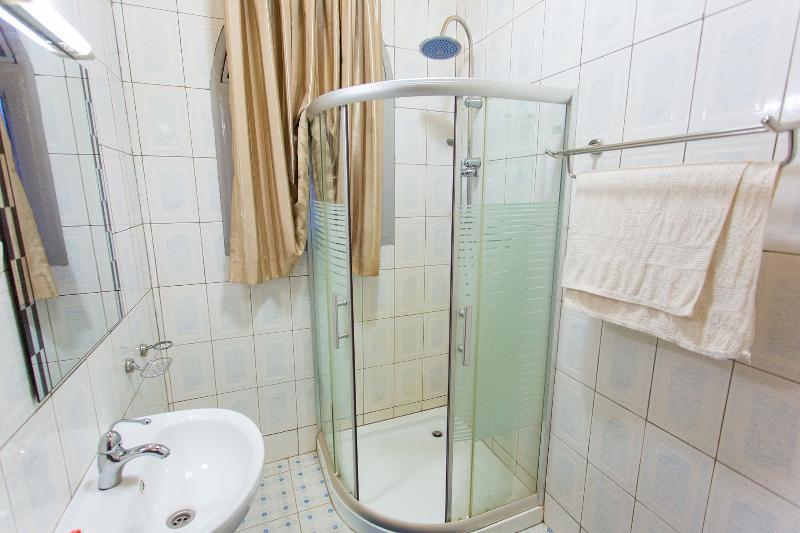 Corina K Guest House Кигали Экстерьер фото