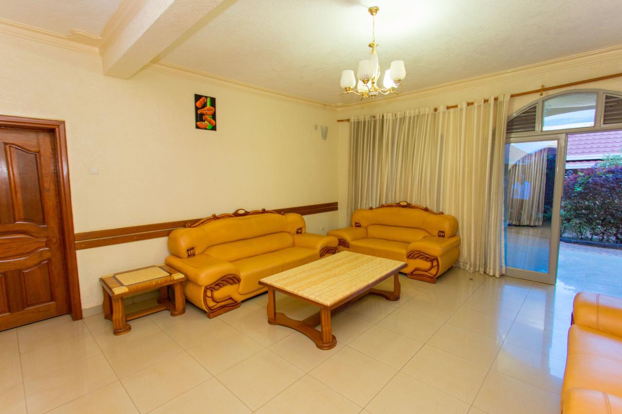 Corina K Guest House Кигали Экстерьер фото